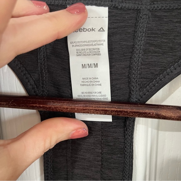 Reebok grey loose and flowy tank top size medium - Picture 5 of 8